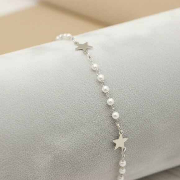 "Trendy Handmade Bracelet – A Thoughtful Gift for Girls & Women | UNVRC1383 - Picture 2 of 3